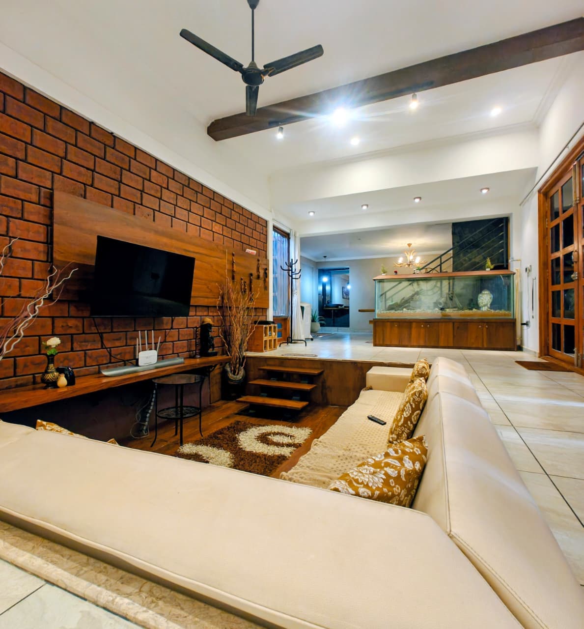 Spacious Living Room & Lounge