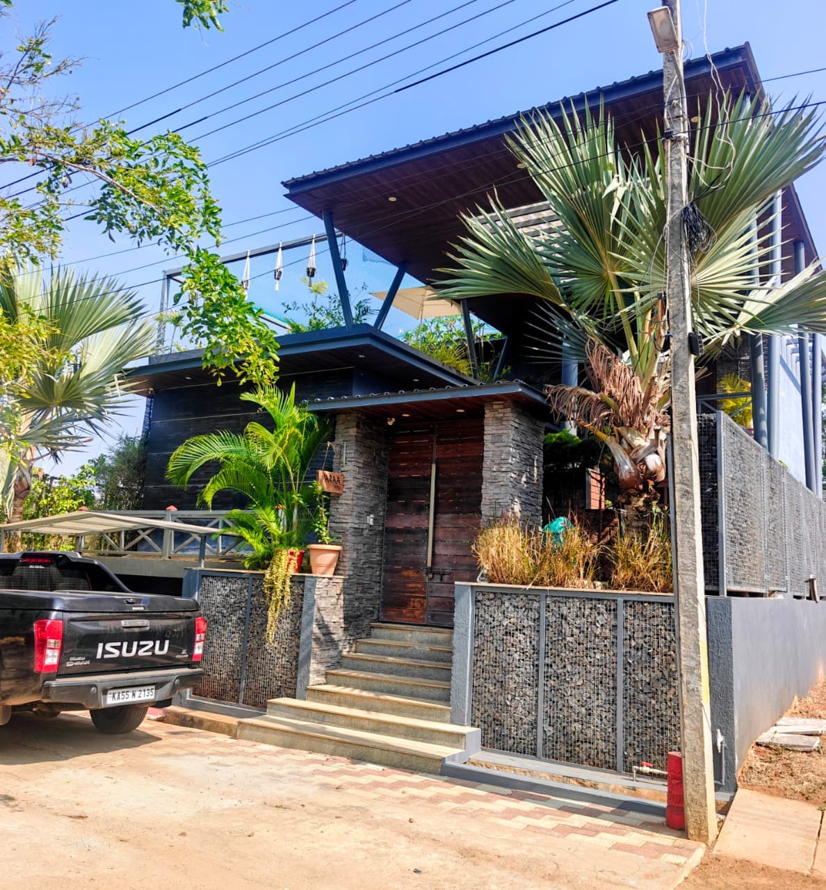 Varaa Villa entrance